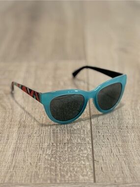 VONZIPPER Cat-Eye Sunglasses